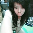 Amateur Asian teens making nude selfies - image 