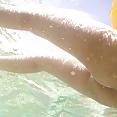 Underwater pictures of Nao Yoshizaki swimming nude - image 