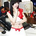 Sexy Korean race queen Hwang Mi Hee looking sexy at carshow - image 