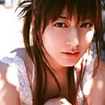 Yumi Sugimoto sexy Gravure girl cute in her tiny bikini pics - image 