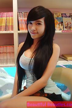 Elly Tran Ha super hot Vietnamese model pics