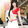 Sexy Korean race queen Hwang Mi Hee looking sexy at carshow - image 