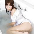 Bathing photos of Japanese teen idol Honoka - image 