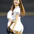 Korean baseball babe throws a pitch - image 