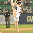 Korean baseball babe throws a pitch - image 