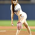 Korean baseball babe throws a pitch - image 