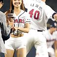 Korean baseball babe throws a pitch - image 