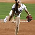 Korean baseball babe throws a pitch - image 